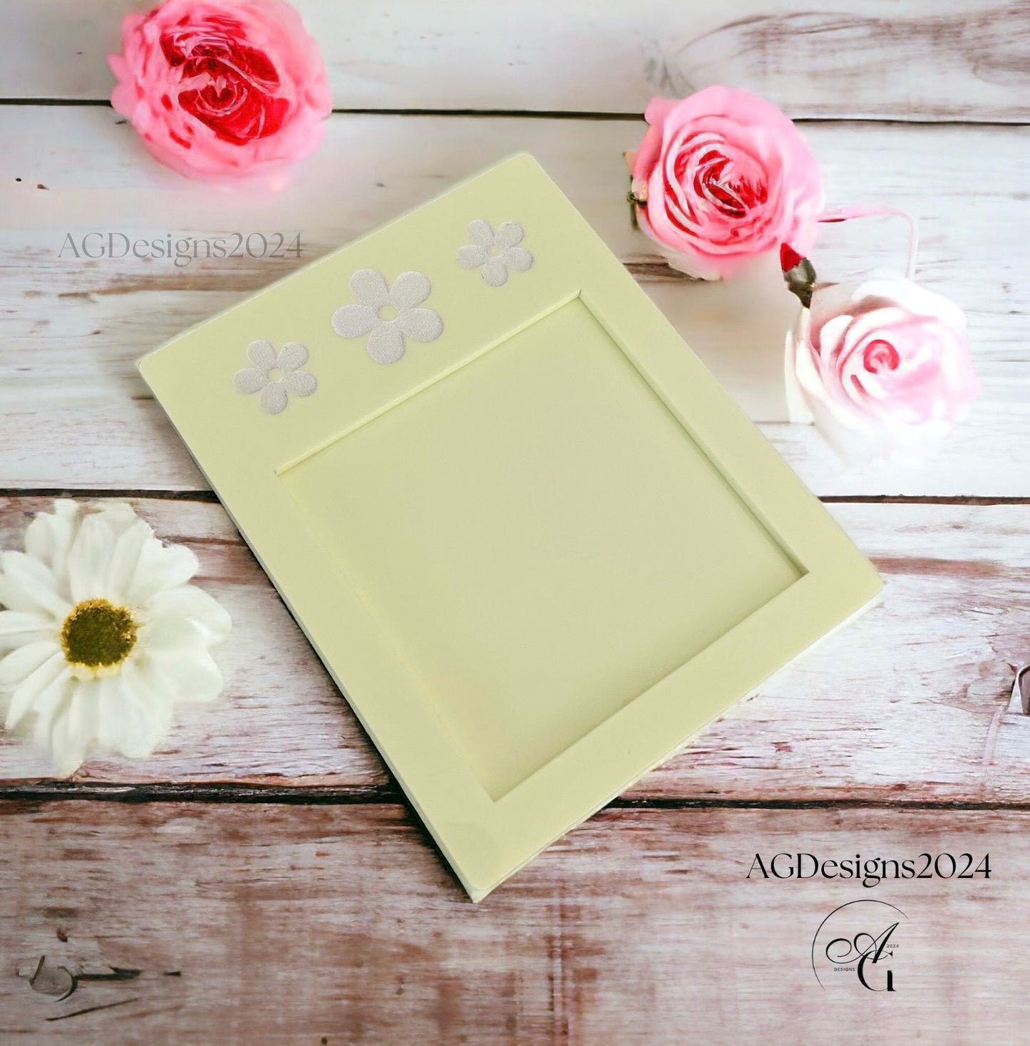 Daisy Notepad Holder